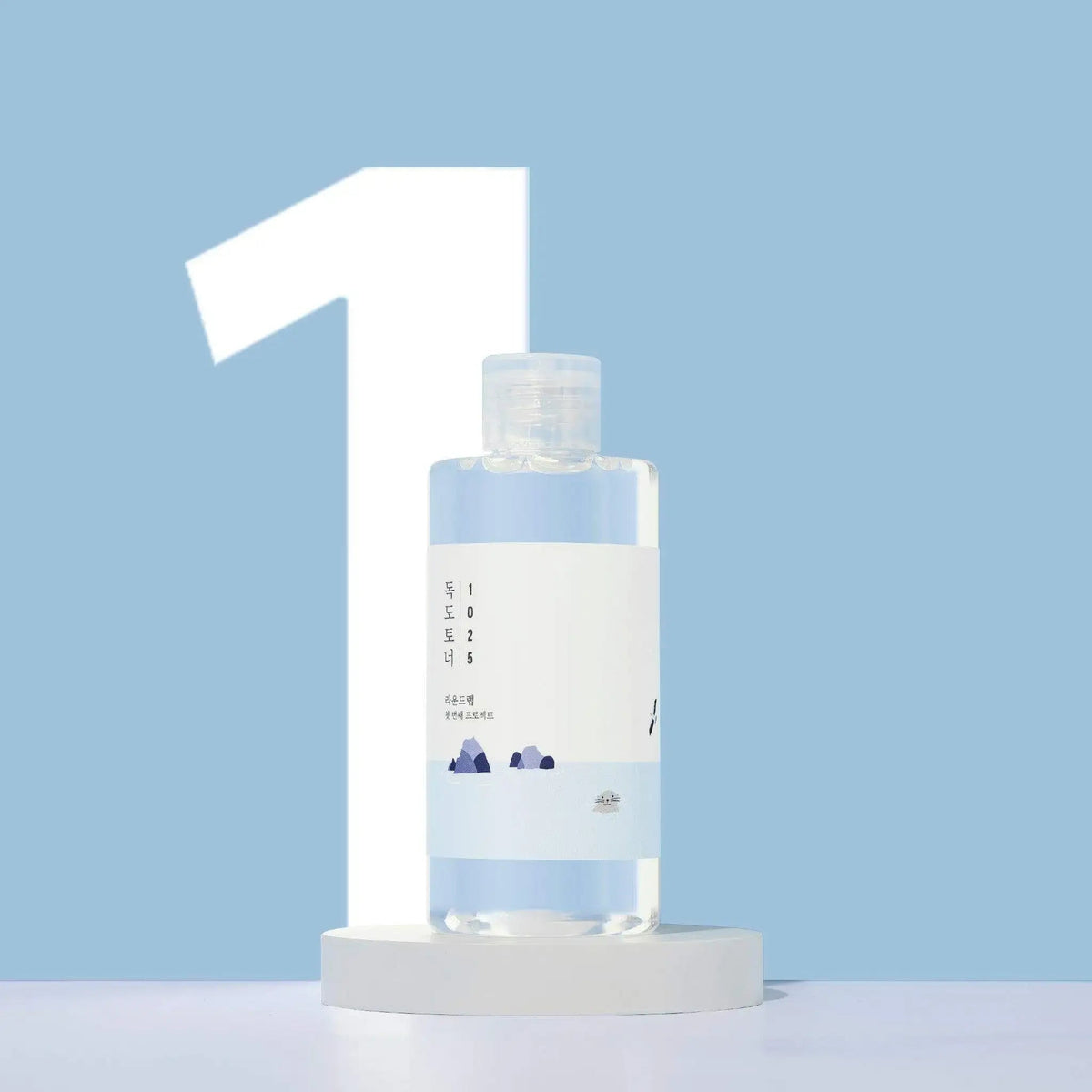 ROUND LAB 1025 Dokdo Toner 200 ml — packshot oficial em cenário azul