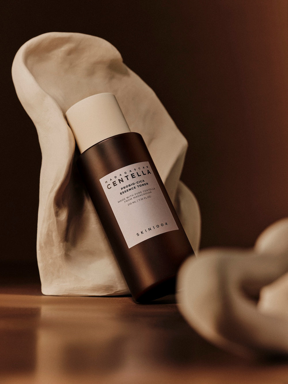 SKIN1004 Madagascar Centella Probio-Cica Essence Toner — Tônico-Essência Facial 210 ml